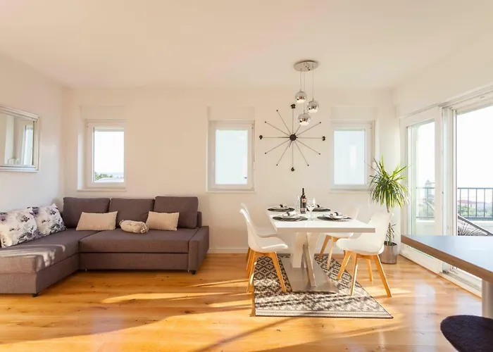 Apartment Frane