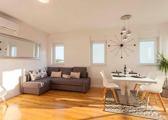 Apartment Frane