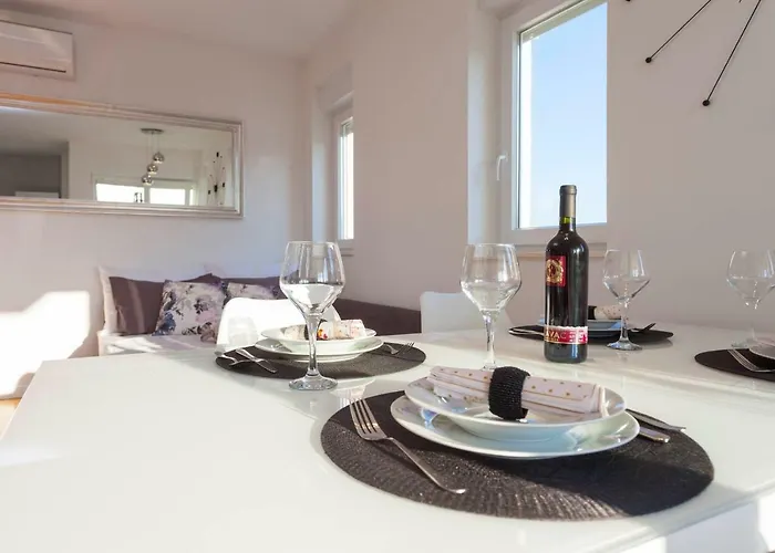 Apartment Frane
